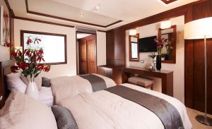 Farah Double Cabin